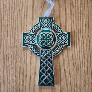 Celtic Cross Ornament in Green and Silver Metal - Caroline Collection